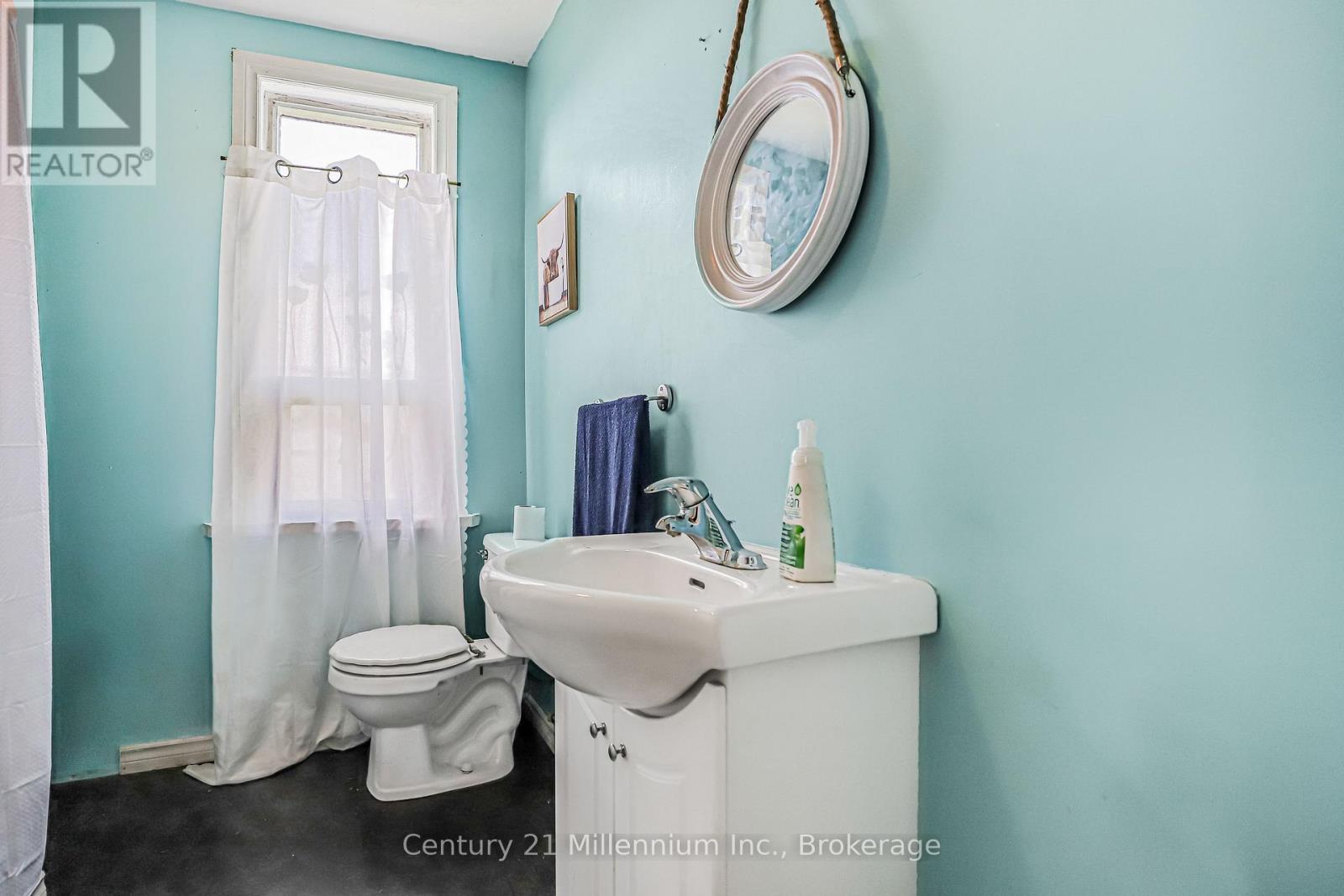 823 12 Concession, South Bruce, ON - Indoor Photo Showing Bathroom