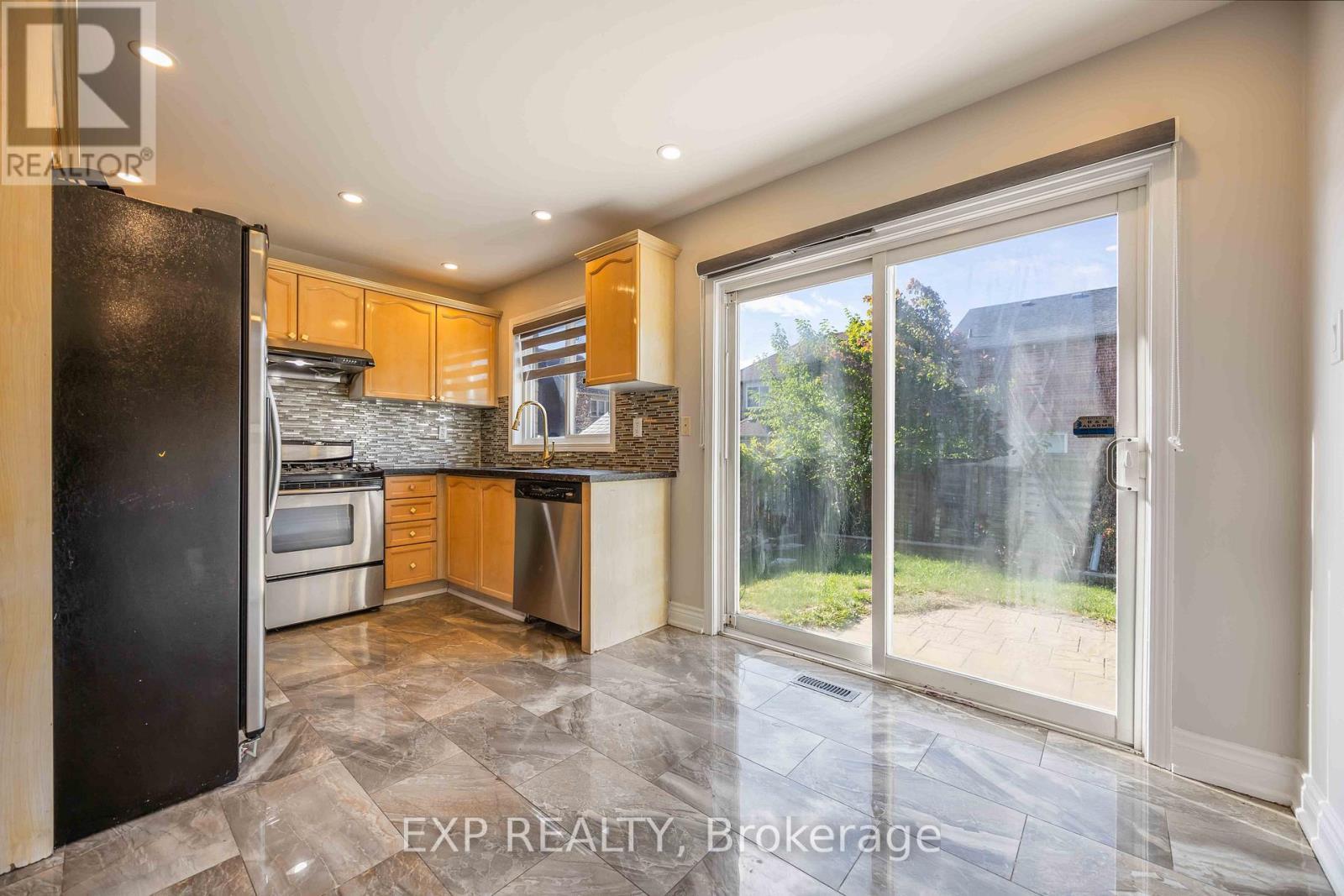 26 Salamander Street, Toronto, ON - Indoor Photo Showing Kitchen