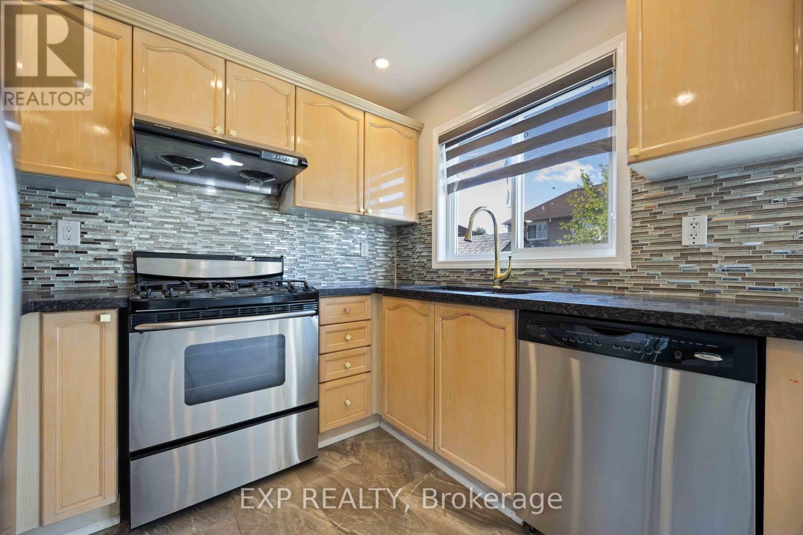 26 Salamander Street, Toronto, ON - Indoor Photo Showing Kitchen
