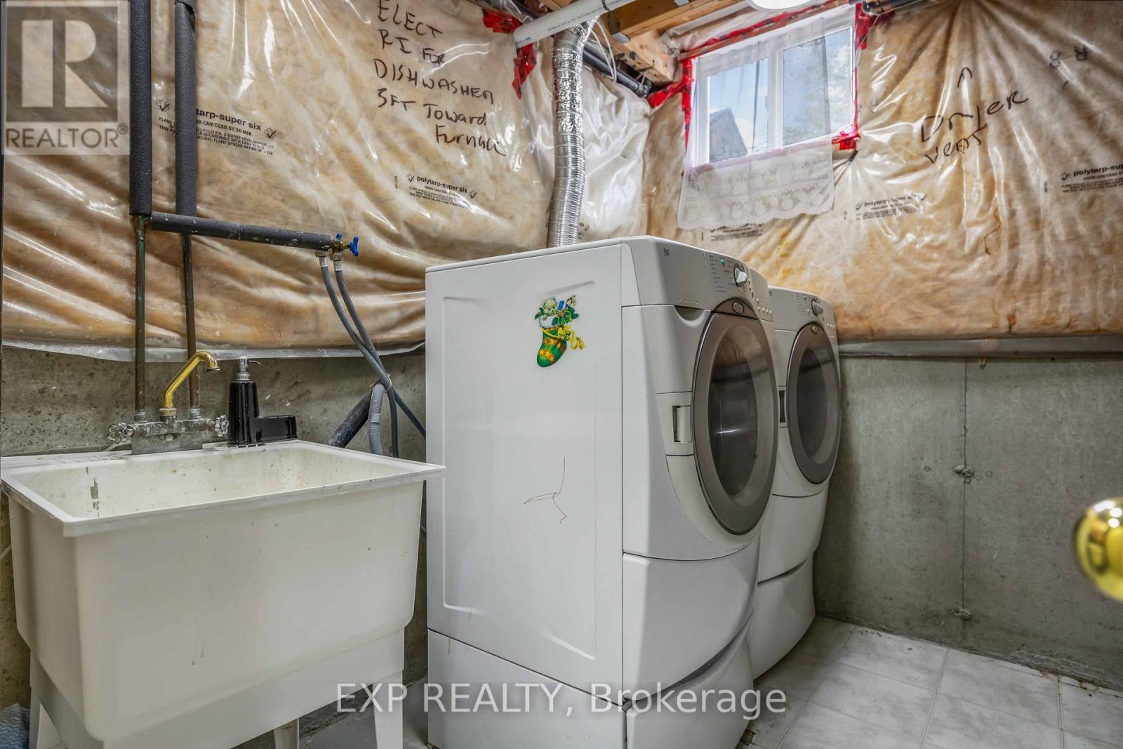 26 Salamander Street, Toronto, ON - Indoor Photo Showing Laundry Room