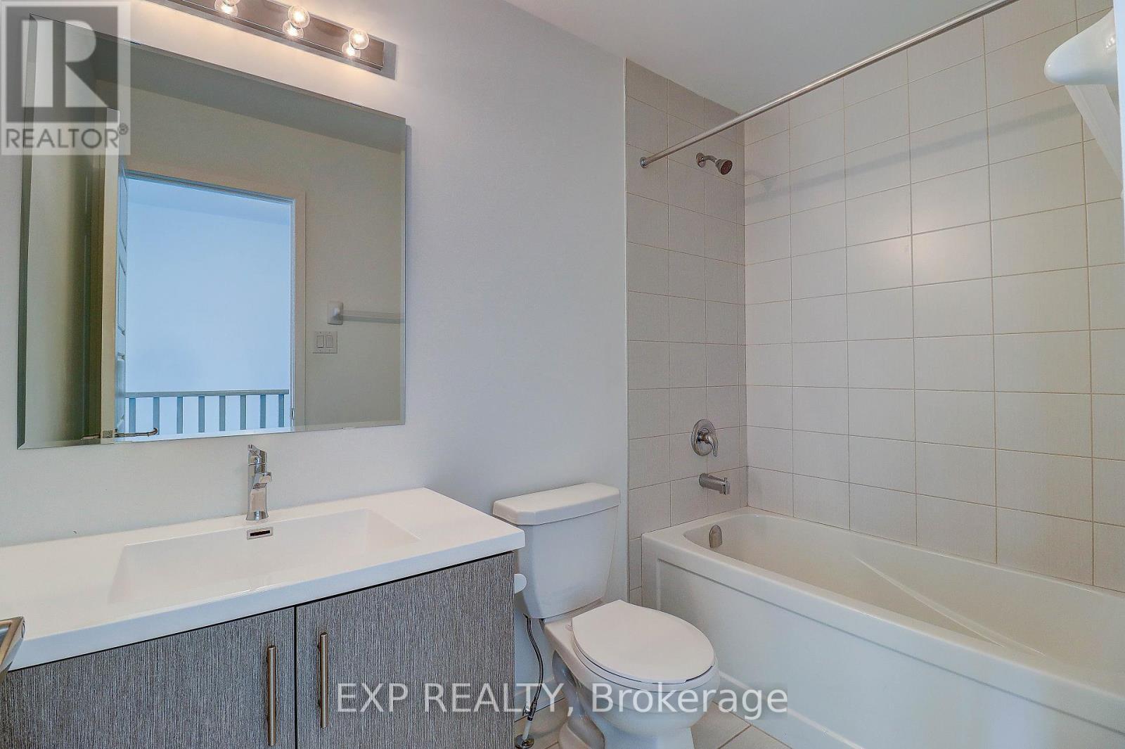 756 Heathrow Path, Oshawa, ON - Indoor Photo Showing Bathroom
