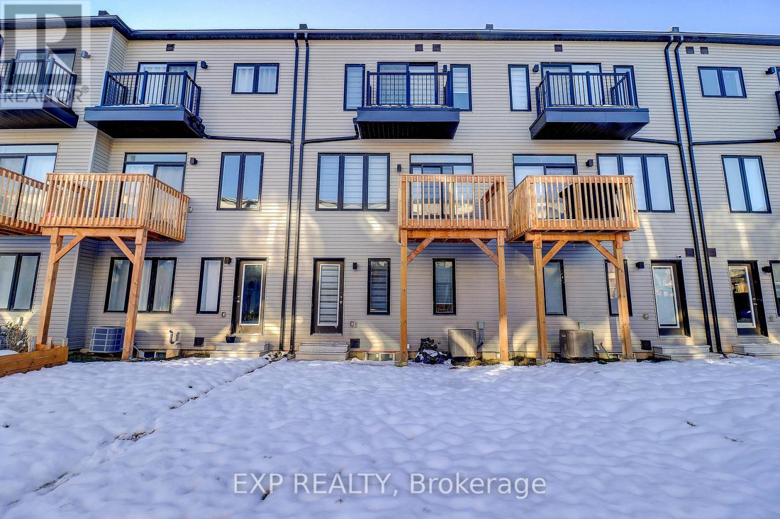 756 Heathrow Path, Oshawa, ON - Outdoor With Facade