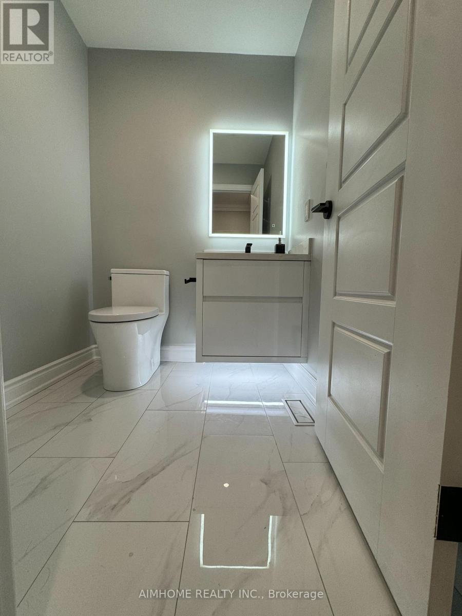71 Hyde Park Drive, Richmond Hill, ON - Indoor Photo Showing Bathroom