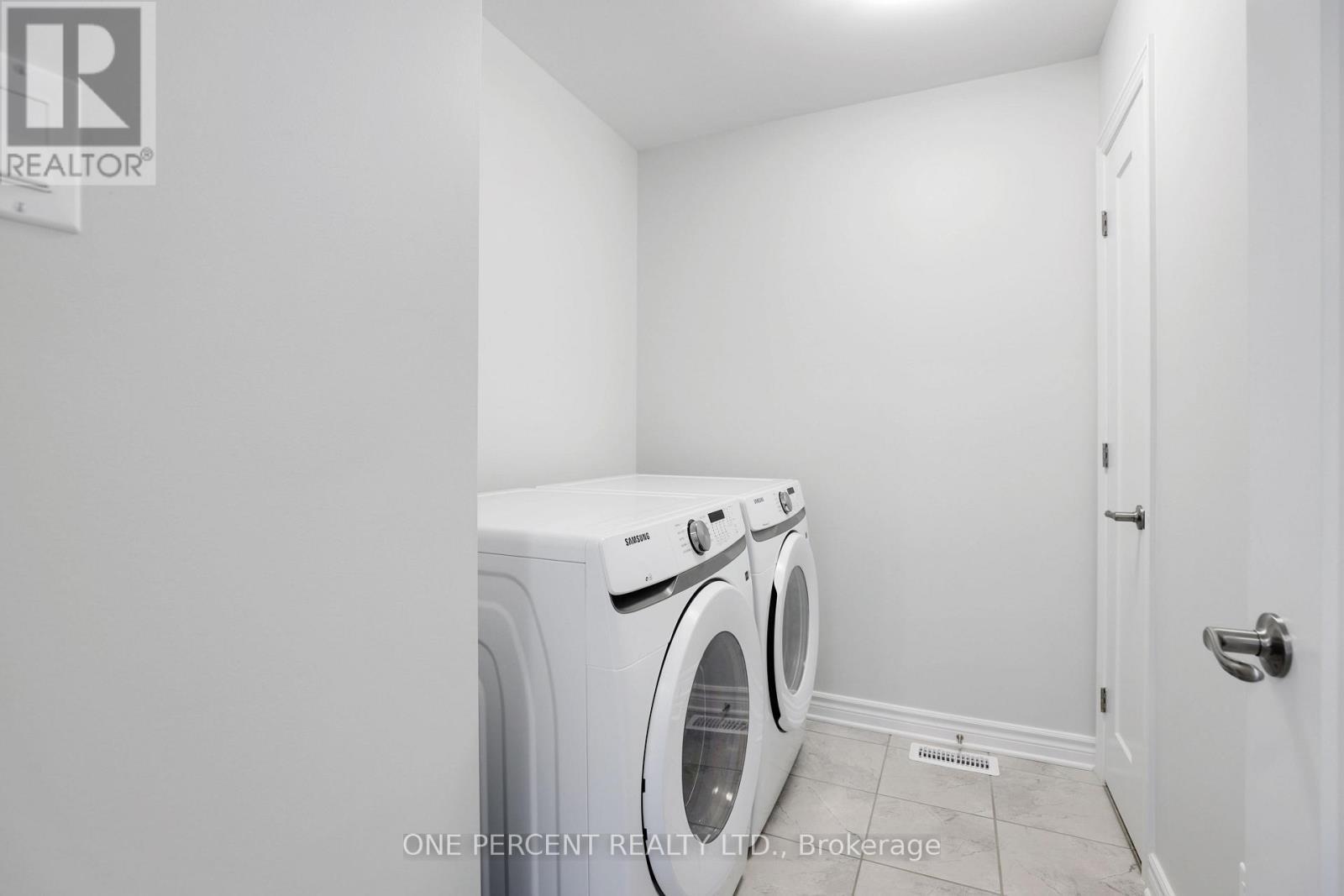 4 Yade Road, Arnprior, ON - Indoor Photo Showing Laundry Room