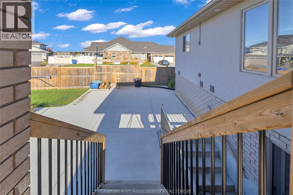 44 Peachtree Lane, Chatham, ON - Outdoor With Exterior