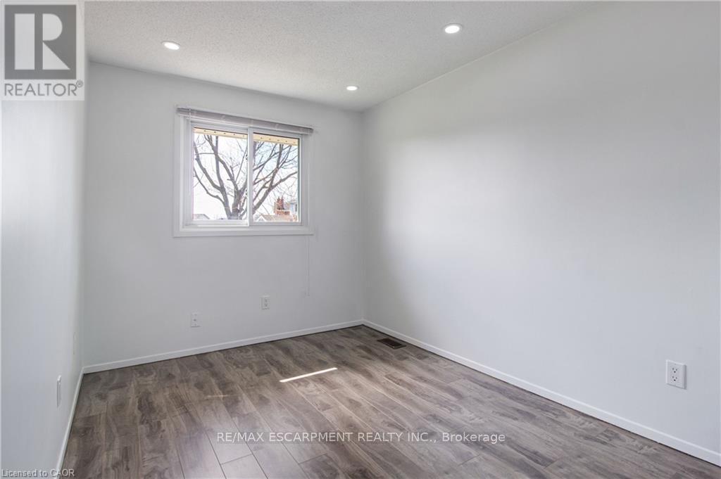 Upper - 24 Tara Crescent, Thorold, ON - Indoor Photo Showing Other Room