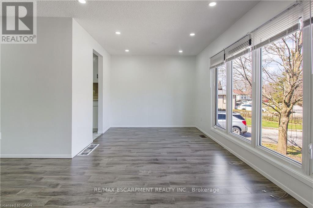 Upper - 24 Tara Crescent, Thorold, ON - Indoor Photo Showing Other Room