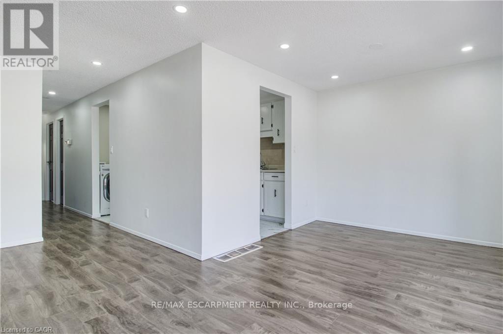 Upper - 24 Tara Crescent, Thorold, ON - Indoor Photo Showing Other Room