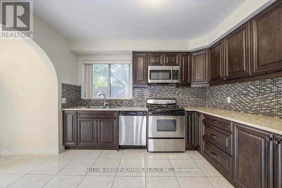 Entire Property - 7881 Dufferin Street, Vaughan, ON - Indoor Photo Showing Kitchen