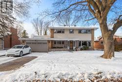 1874 RIDEAU GARDEN DRIVE Ottawa, ON K1S 1G6