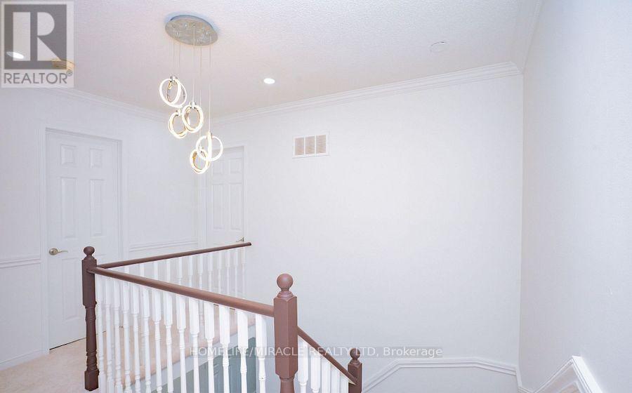 27 Killaloe Crescent, Halton Hills, ON - Indoor Photo Showing Other Room