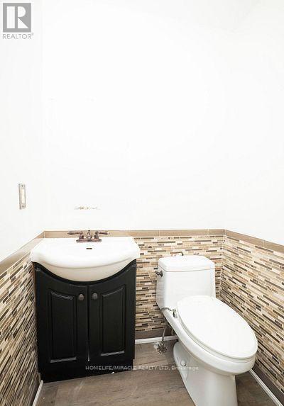 27 Killaloe Crescent, Halton Hills, ON - Indoor Photo Showing Bathroom