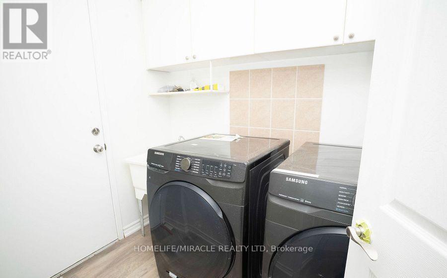 27 Killaloe Crescent, Halton Hills, ON - Indoor Photo Showing Laundry Room