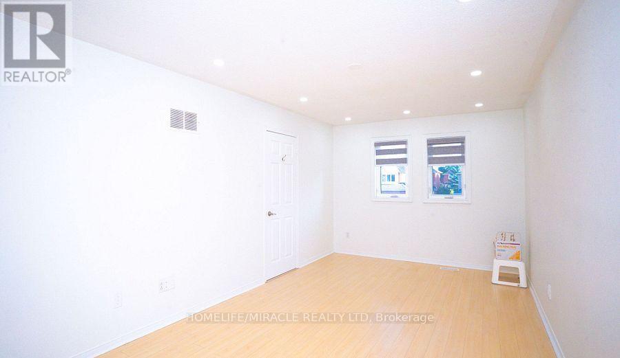27 Killaloe Crescent, Halton Hills, ON - Indoor Photo Showing Other Room