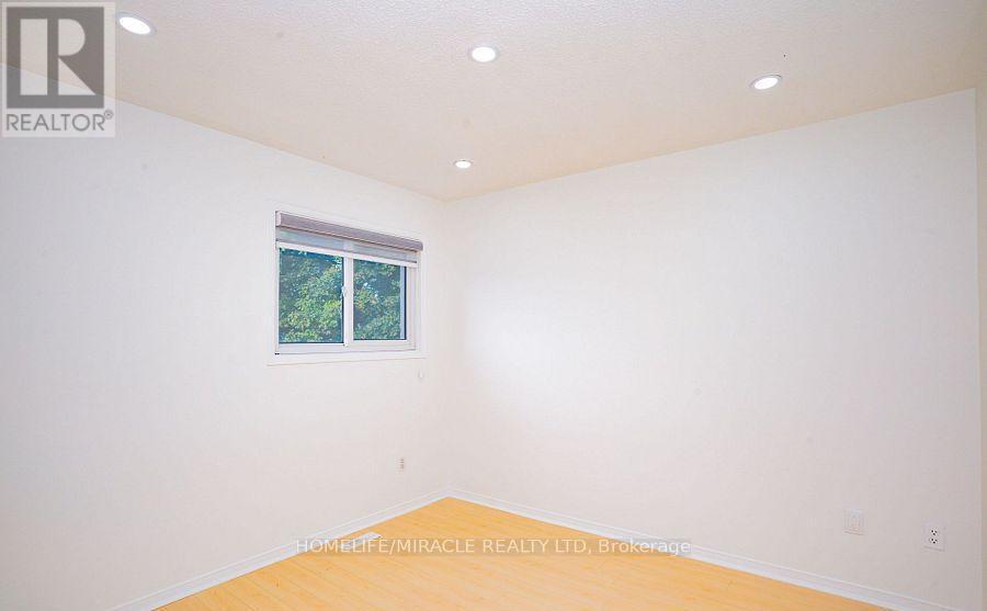 27 Killaloe Crescent, Halton Hills, ON - Indoor Photo Showing Other Room