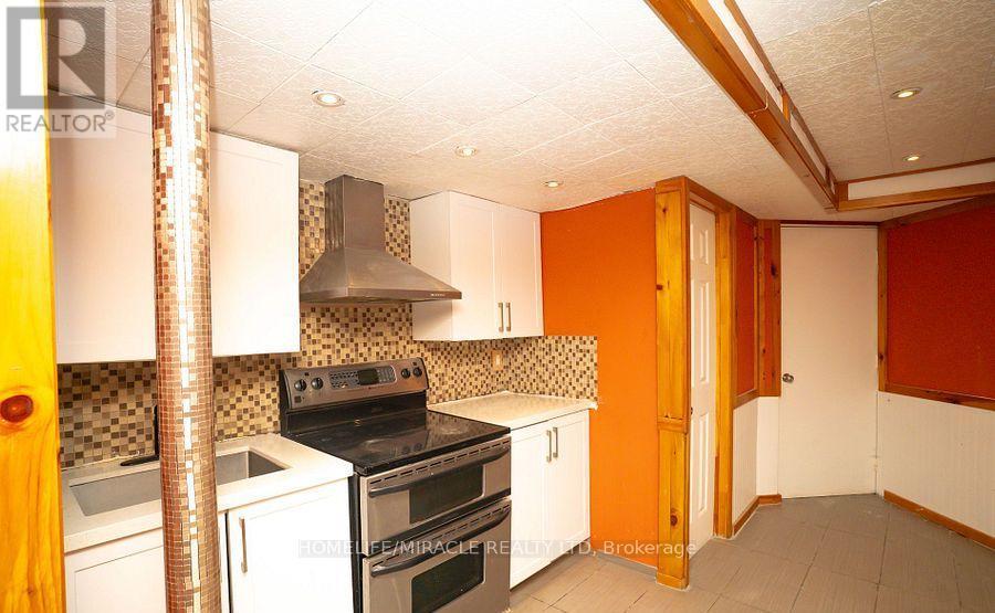 27 Killaloe Crescent, Halton Hills, ON - Indoor Photo Showing Kitchen