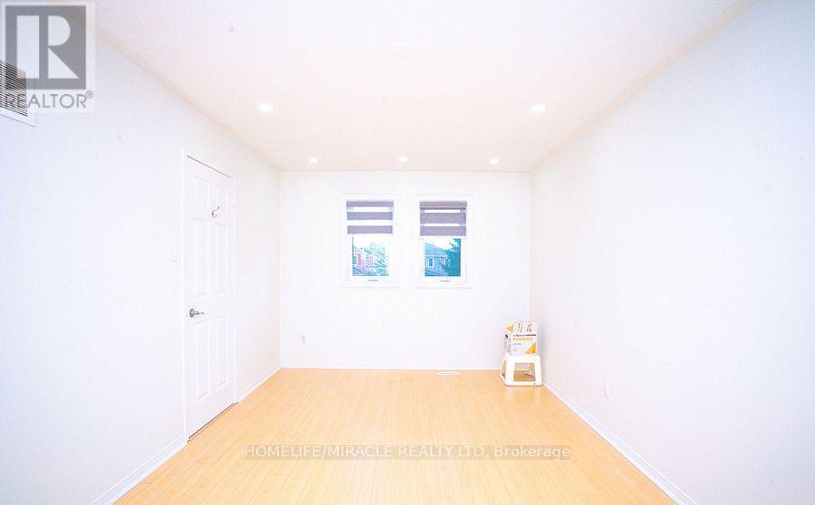 27 Killaloe Crescent, Halton Hills, ON - Indoor Photo Showing Other Room
