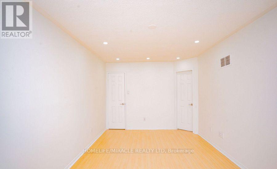 27 Killaloe Crescent, Halton Hills, ON - Indoor Photo Showing Other Room