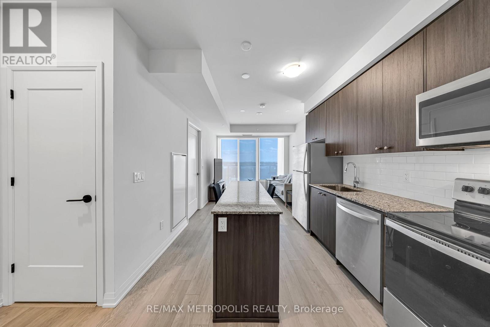 413 - 1415 Dundas Street E, Oakville, ON - Indoor Photo Showing Kitchen