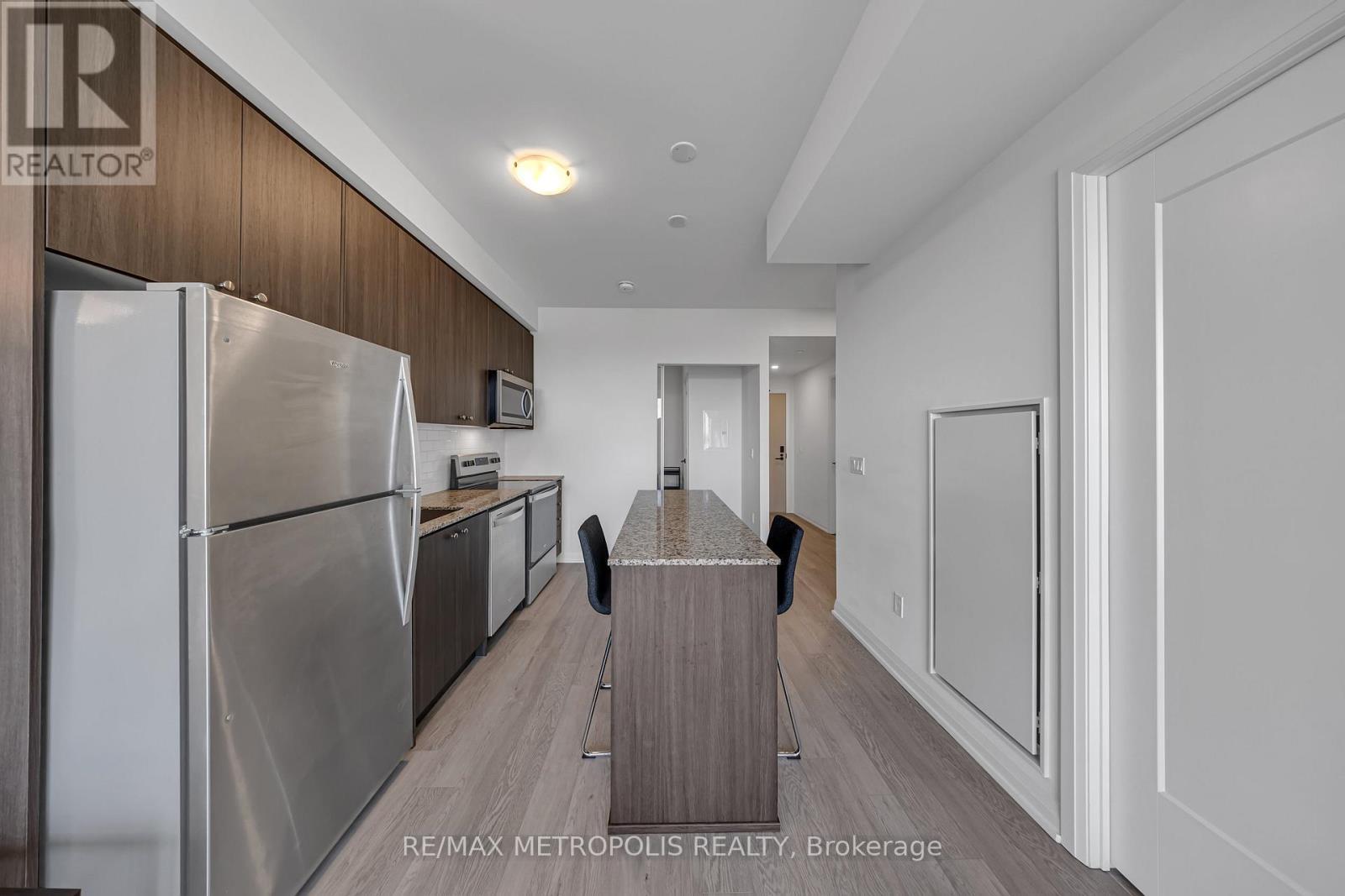 413 - 1415 Dundas Street E, Oakville, ON - Indoor Photo Showing Kitchen