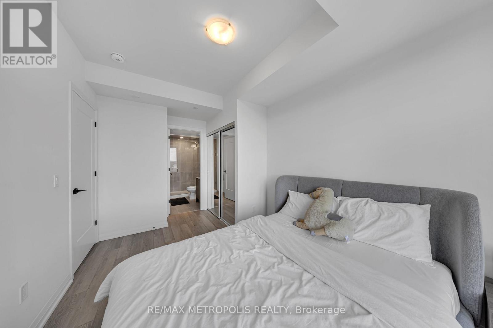 413 - 1415 Dundas Street E, Oakville, ON - Indoor Photo Showing Bedroom