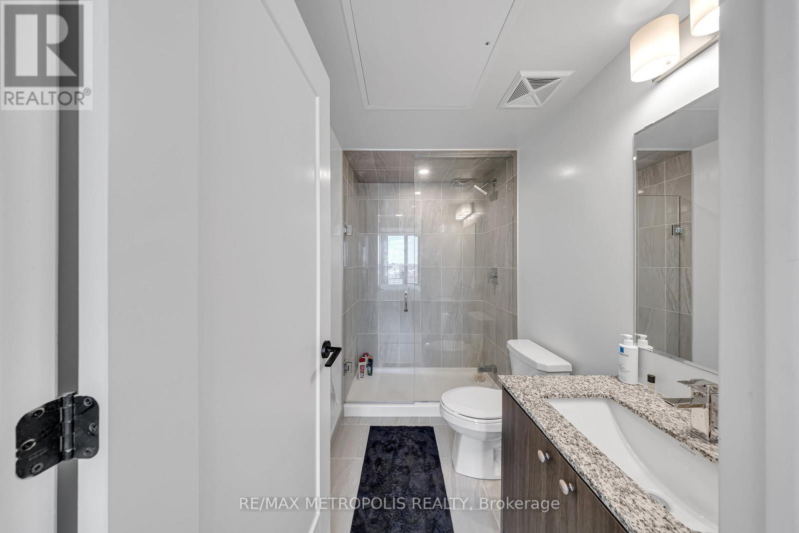 413 - 1415 Dundas Street E, Oakville, ON - Indoor Photo Showing Bathroom