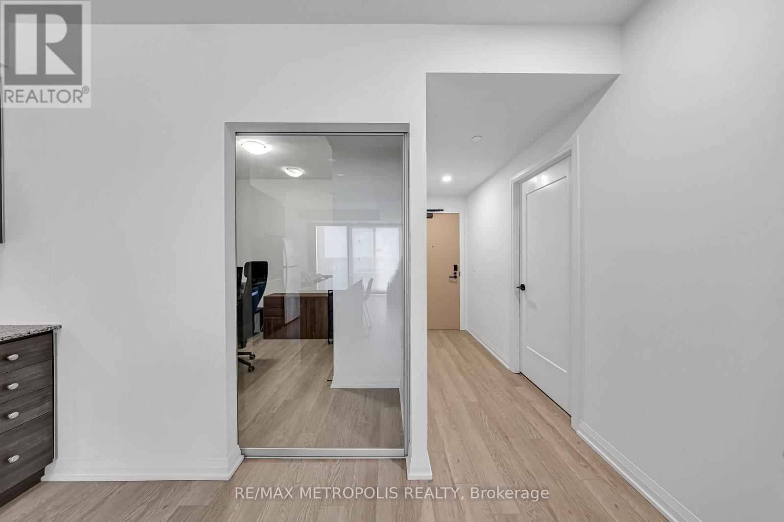 413 - 1415 Dundas Street E, Oakville, ON - Indoor Photo Showing Other Room