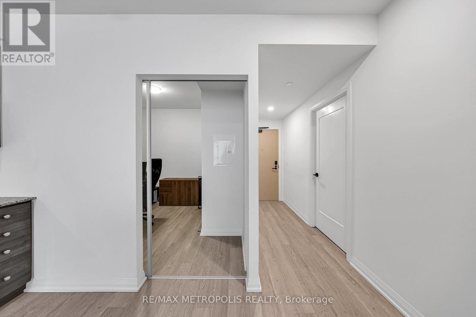 413 - 1415 Dundas Street E, Oakville, ON - Indoor Photo Showing Other Room