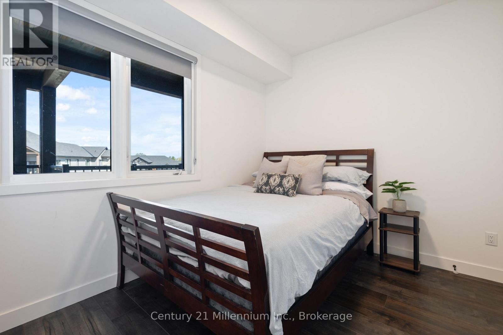 306 - 20 Beckwith Lane, Blue Mountains, ON - Indoor Photo Showing Bedroom
