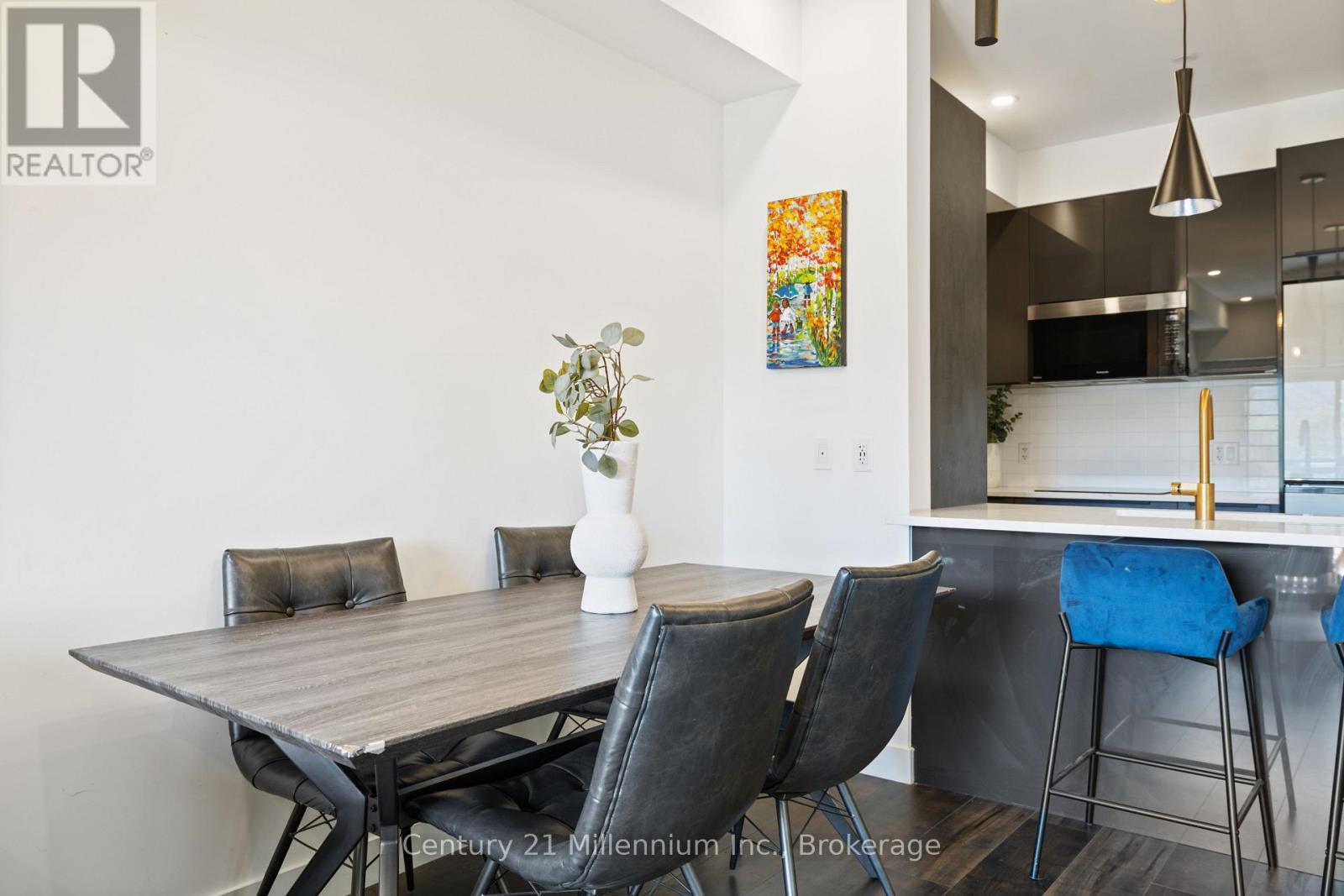 306 - 20 Beckwith Lane, Blue Mountains, ON - Indoor Photo Showing Dining Room