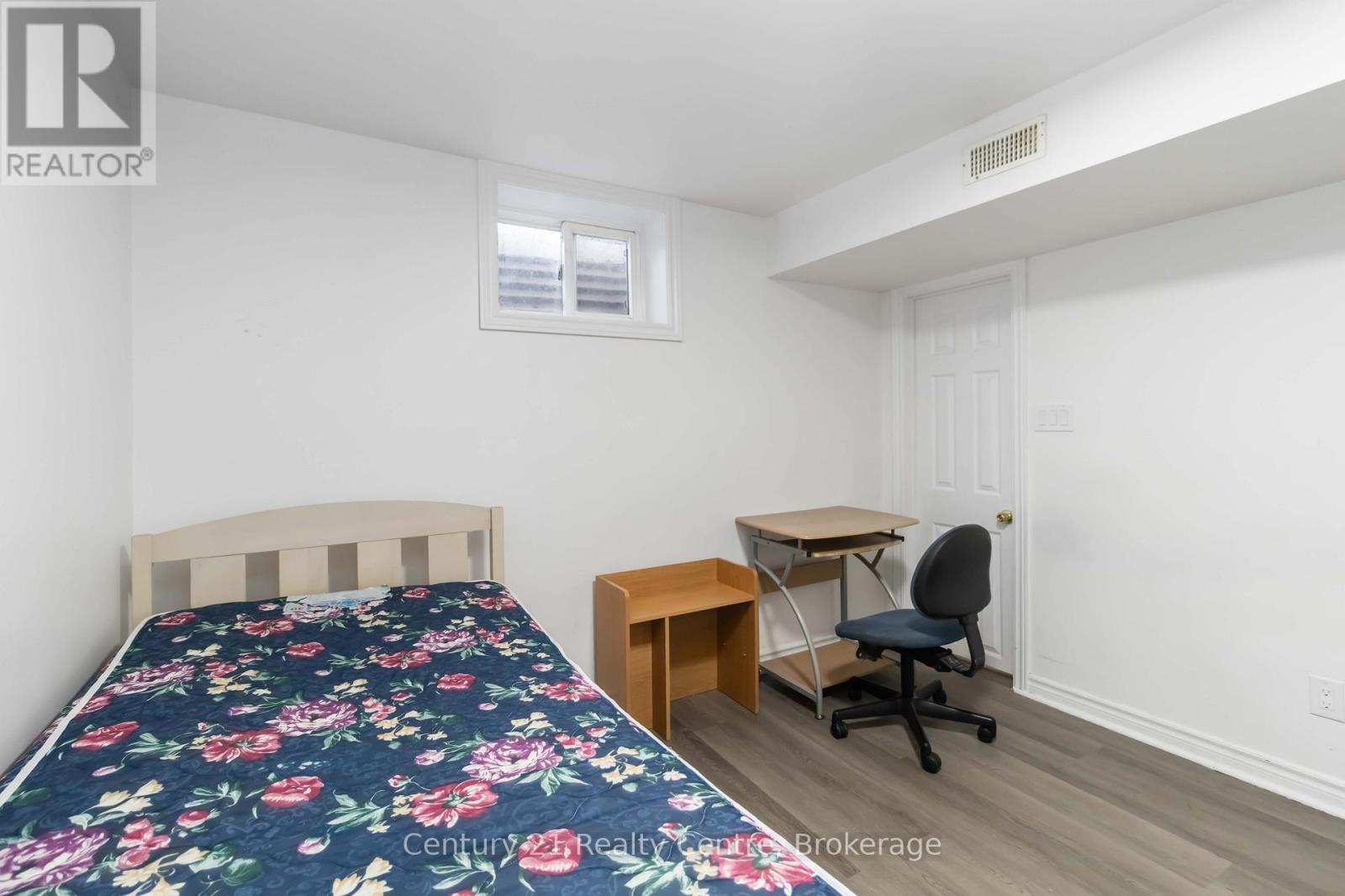 Bsmnt - 3073 Ireson Court, Mississauga, ON - Indoor Photo Showing Bedroom
