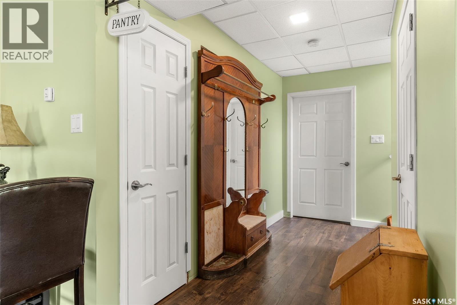 225 3Rd Street E, Regina Beach, SK - Indoor Photo Showing Other Room