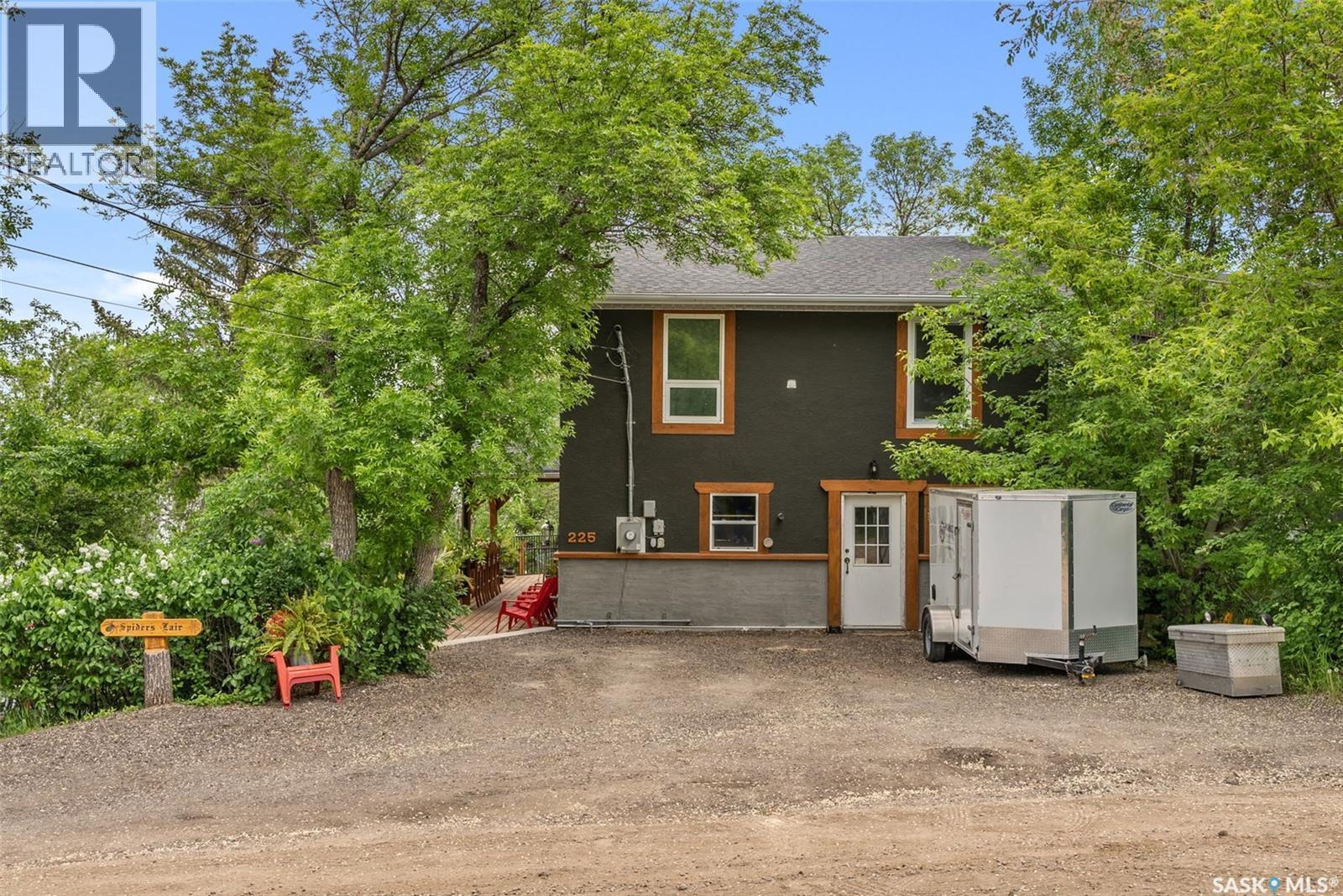 225 3Rd Street E, Regina Beach, SK - Outdoor