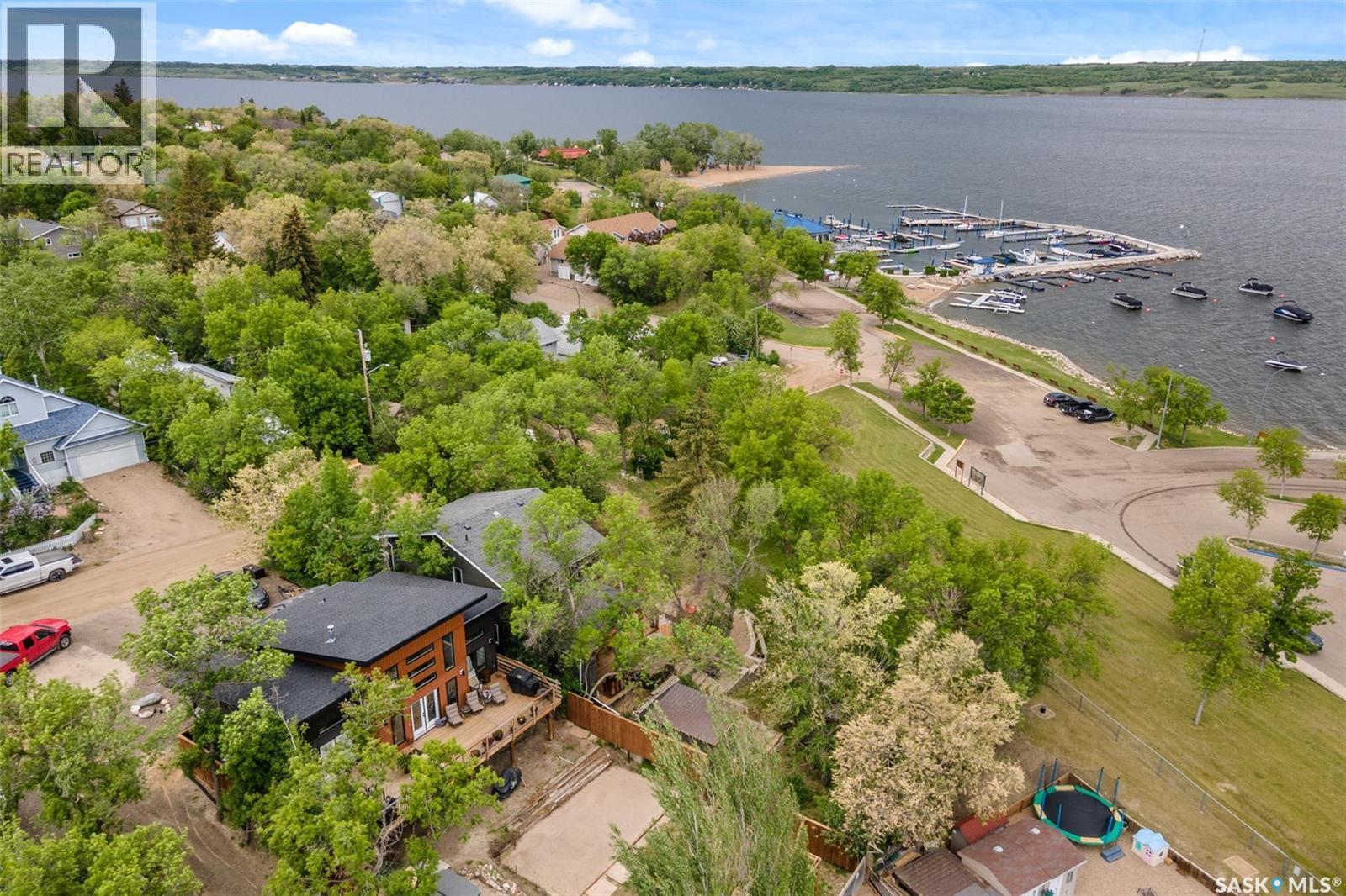 225 3Rd Street E, Regina Beach, SK - Outdoor With Body Of Water With View