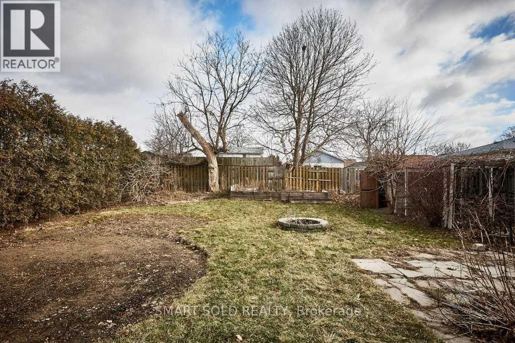 Lower - 761 Rowena Street, Oshawa, ON - Outdoor