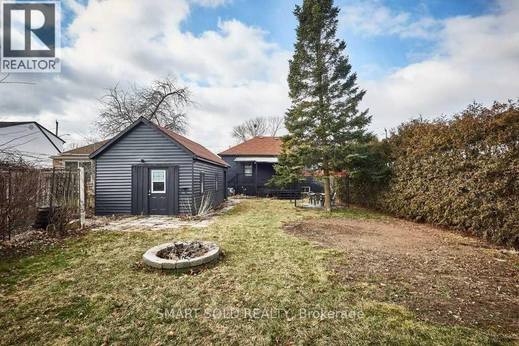 Lower - 761 Rowena Street, Oshawa, ON - Outdoor