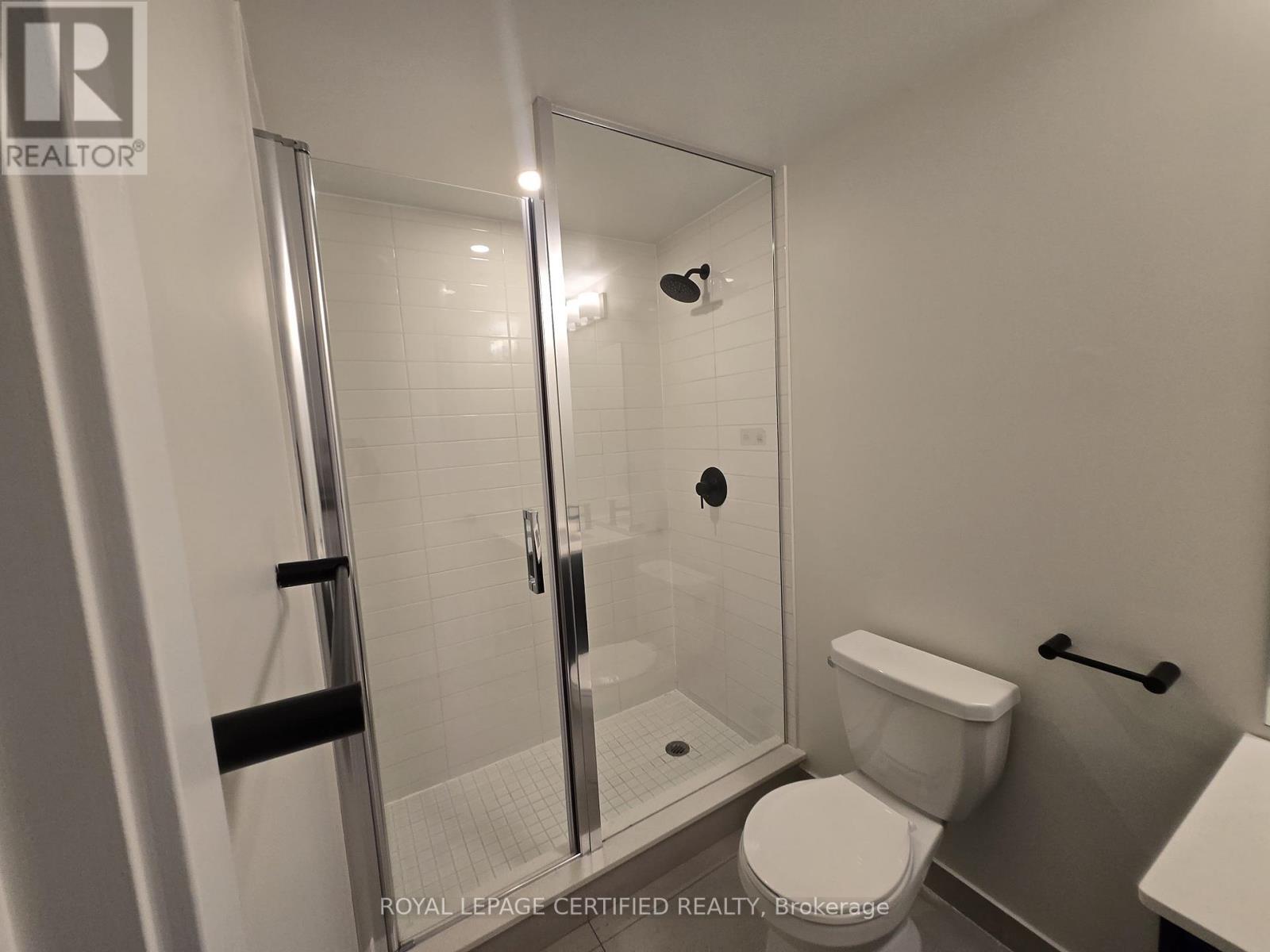 616 - 2300 St Clair Avenue W, Toronto, ON - Indoor Photo Showing Bathroom
