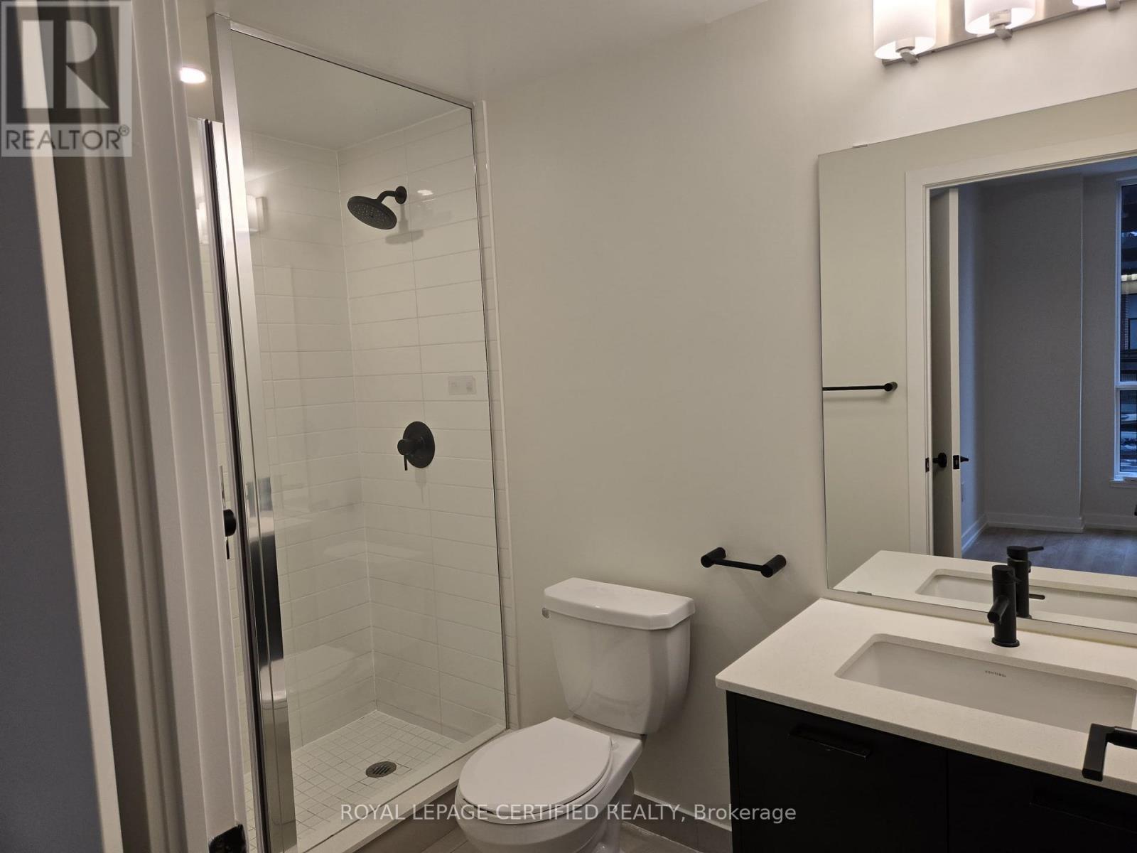 616 - 2300 St Clair Avenue W, Toronto, ON - Indoor Photo Showing Bathroom