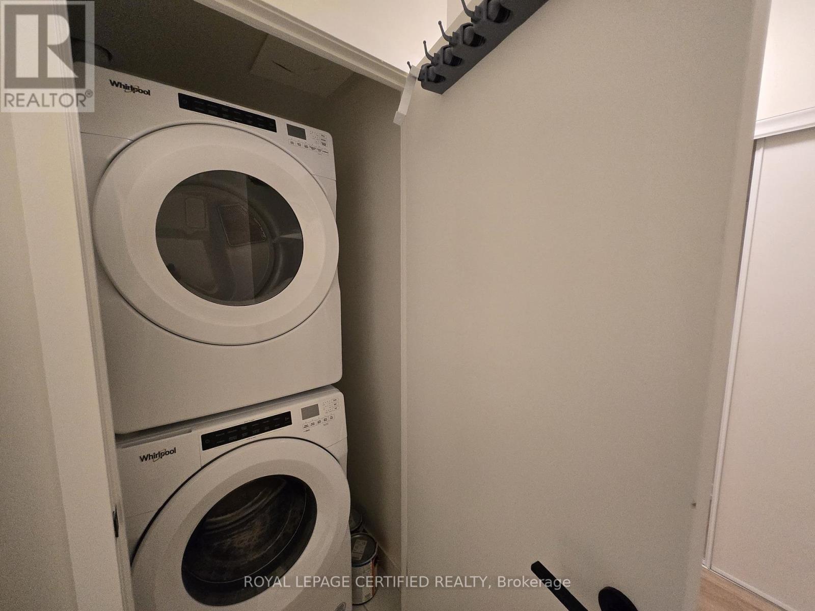 616 - 2300 St Clair Avenue W, Toronto, ON - Indoor Photo Showing Laundry Room