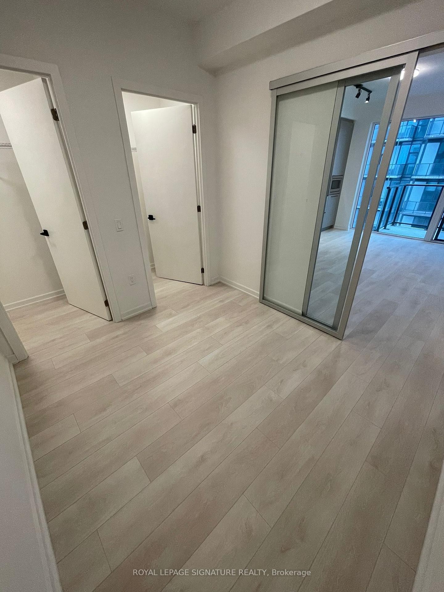 1911-1285 Dupont Street, Toronto, ON - Indoor Photo Showing Other Room