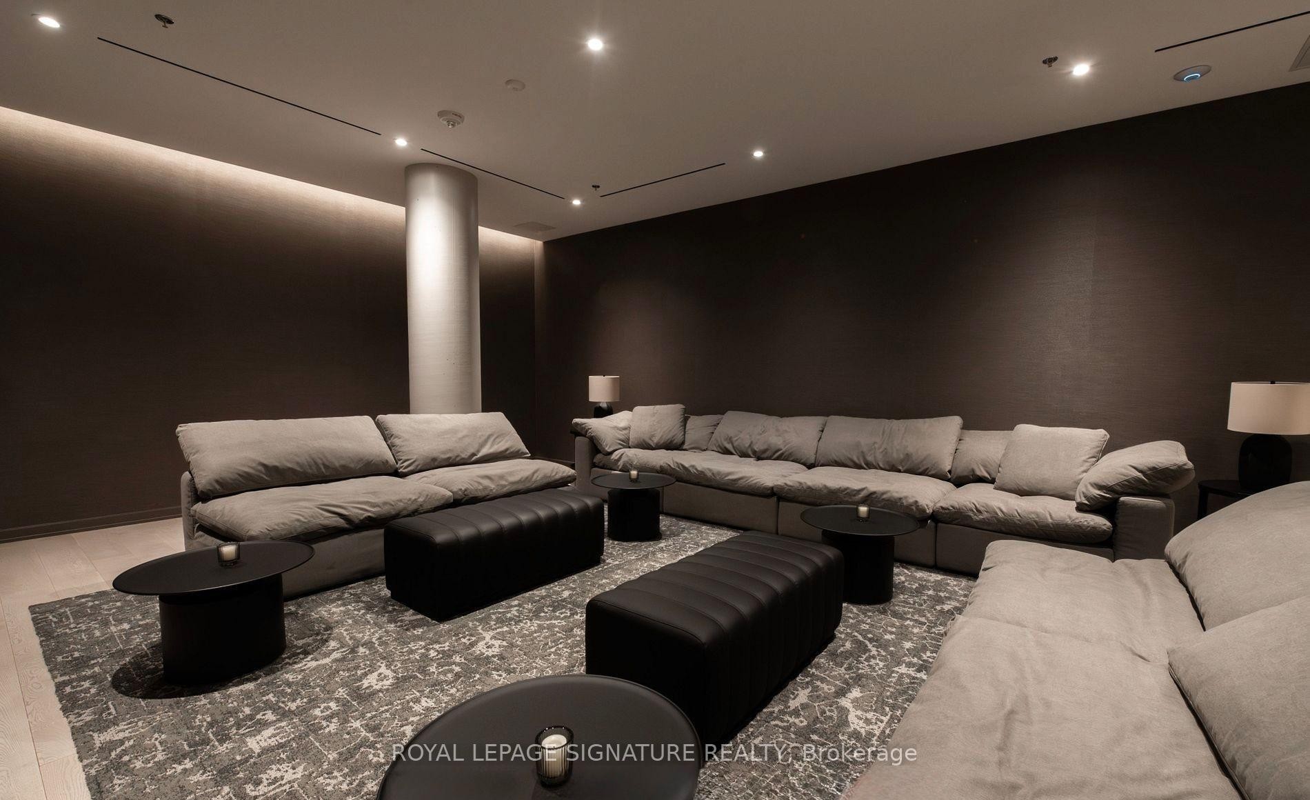 1911-1285 Dupont Street, Toronto, ON - Indoor