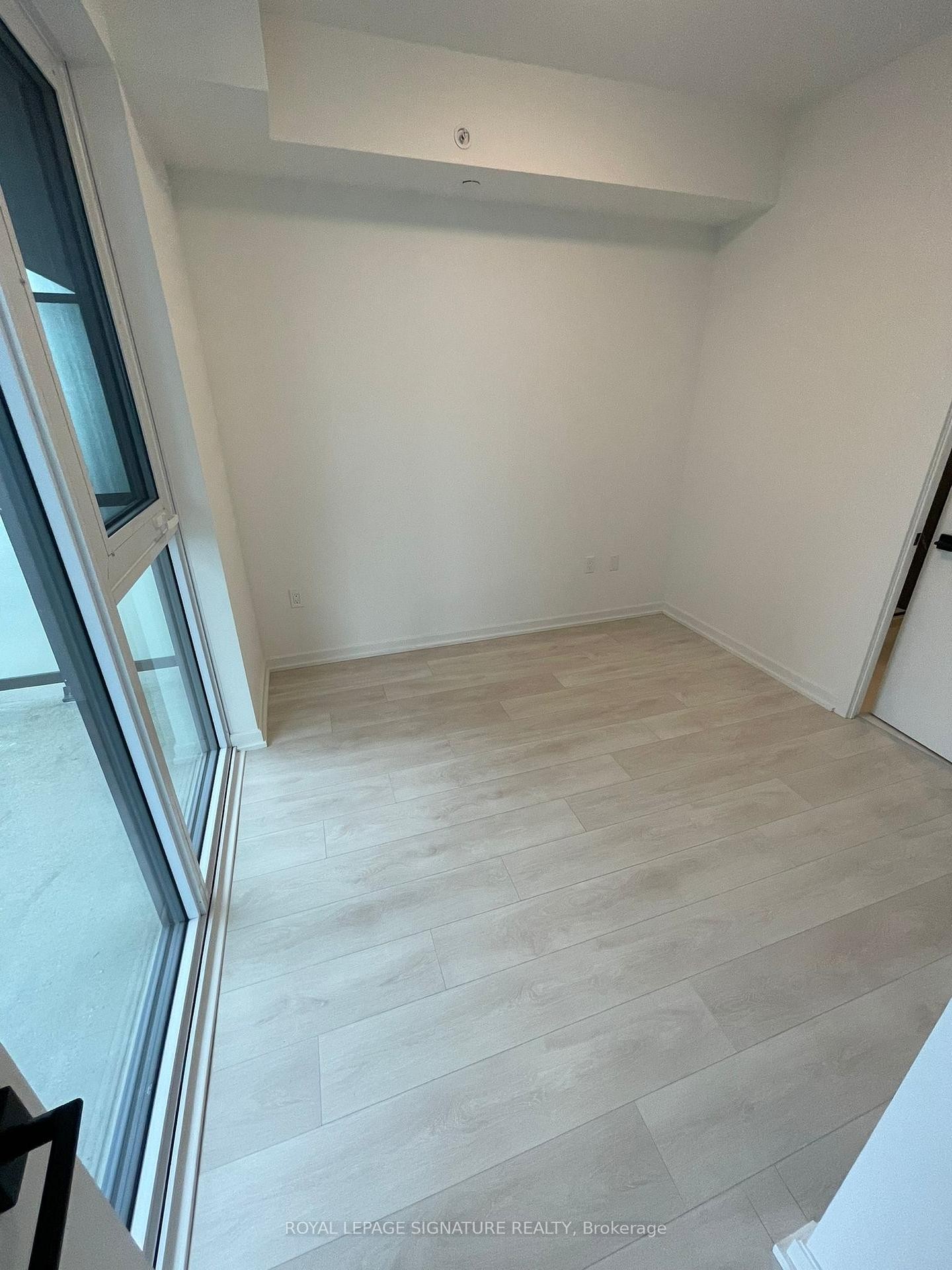 1911-1285 Dupont Street, Toronto, ON - Indoor Photo Showing Other Room