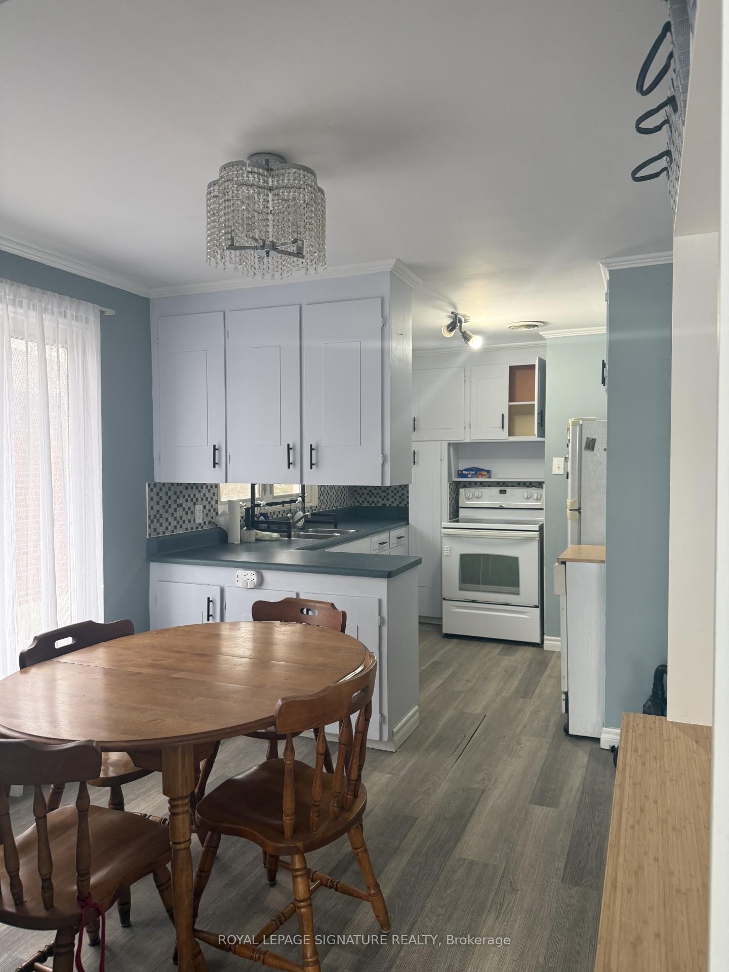 Main-103 Cleta Drive, Toronto, ON - Indoor