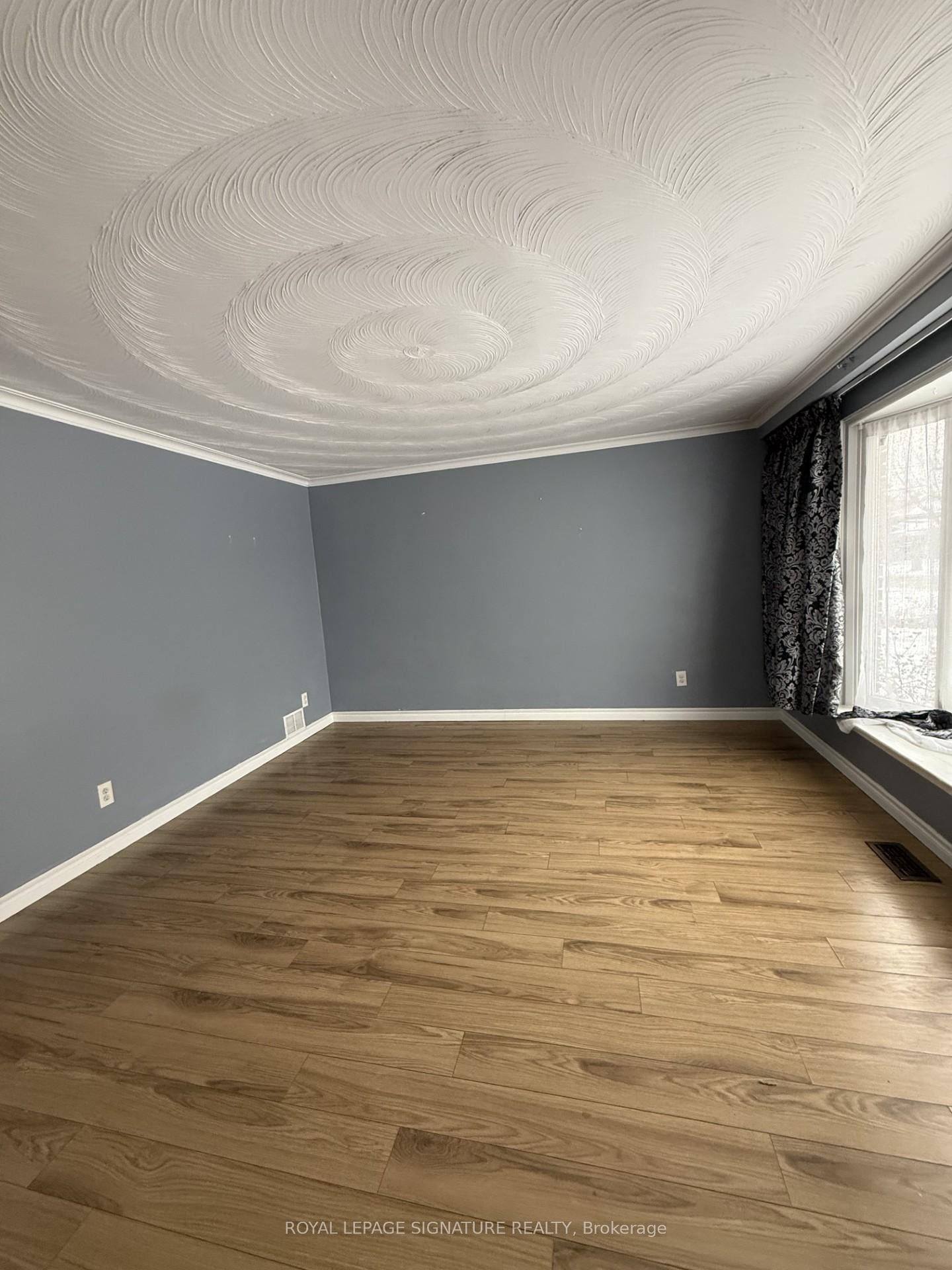Main-103 Cleta Drive, Toronto, ON - Indoor Photo Showing Other Room