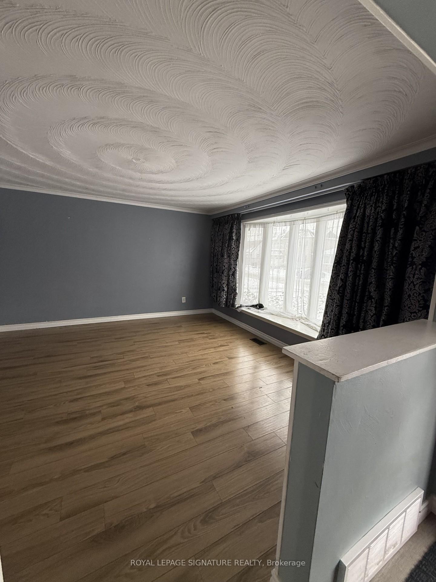 Main-103 Cleta Drive, Toronto, ON - Indoor Photo Showing Other Room