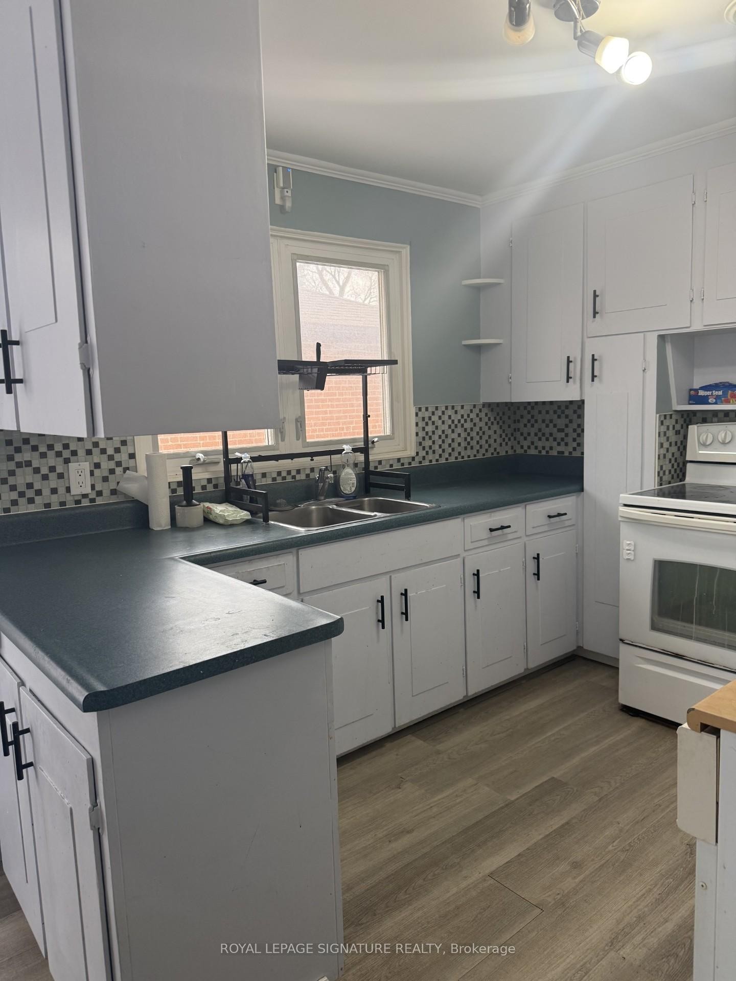 Main-103 Cleta Drive, Toronto, ON - Indoor Photo Showing Kitchen With Double Sink