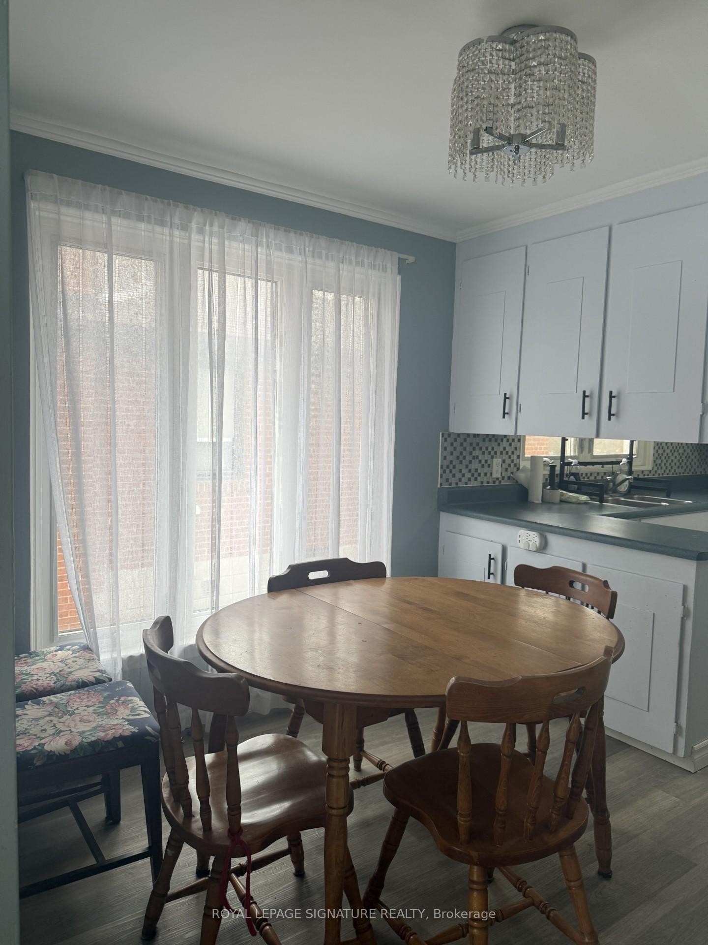 Main-103 Cleta Drive, Toronto, ON - Indoor Photo Showing Dining Room