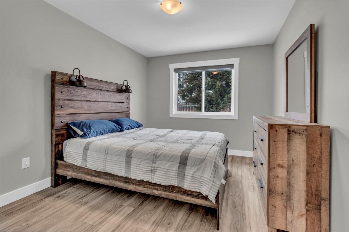 103 Abbey Road, Princeton, BC - Indoor Photo Showing Bedroom