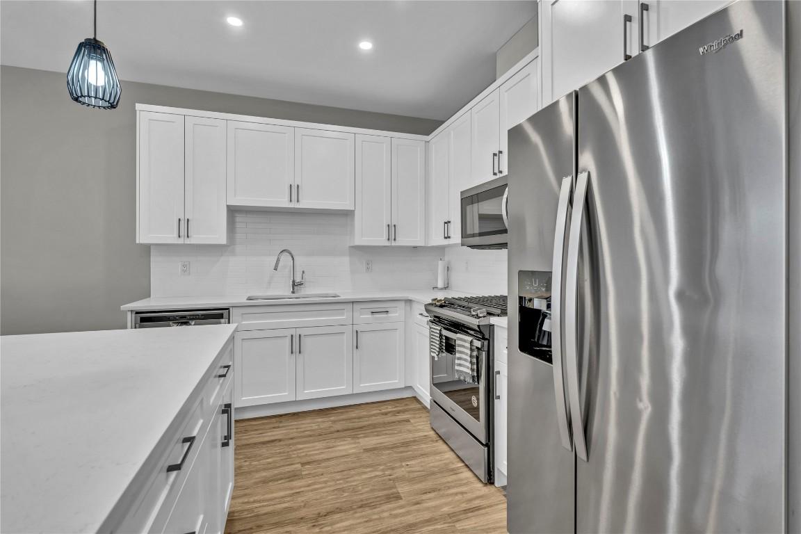 103 Abbey Road, Princeton, BC - Indoor Photo Showing Kitchen With Upgraded Kitchen
