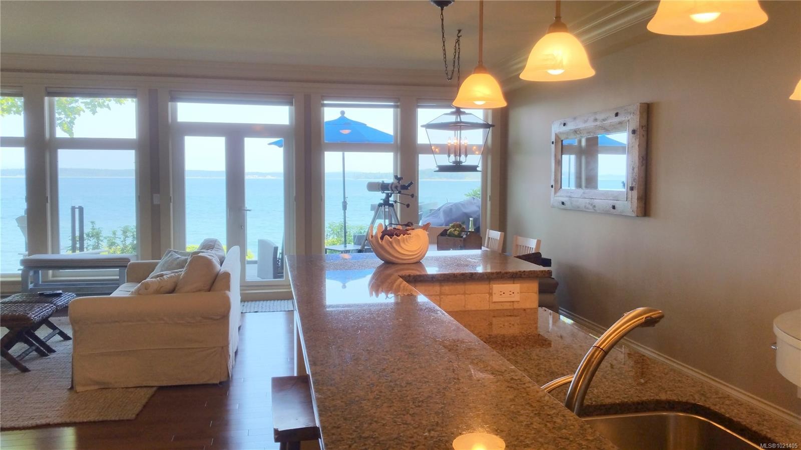 102-9115 Lochside Dr, North Saanich, BC - Indoor Photo Showing Other Room